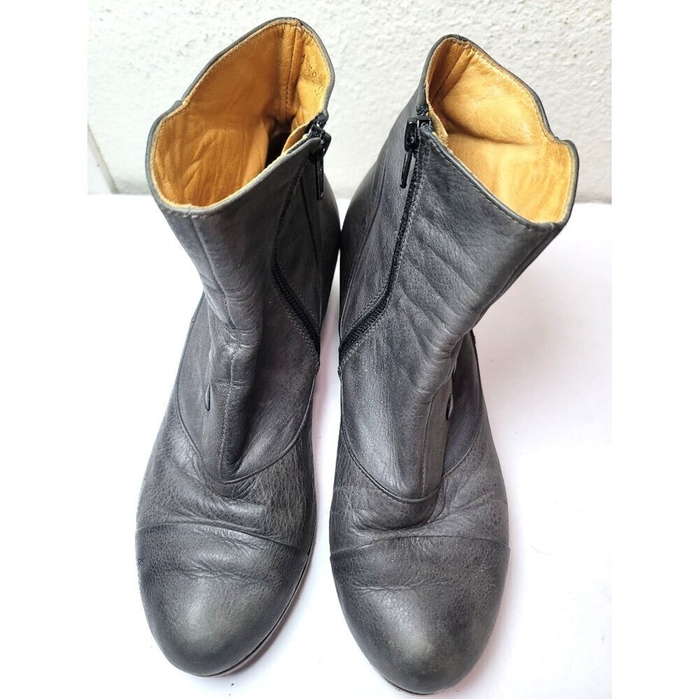GIDIGIO Women's Leather‎ Ankle Boots Button Accents & Side Zipper Size 37 Gray